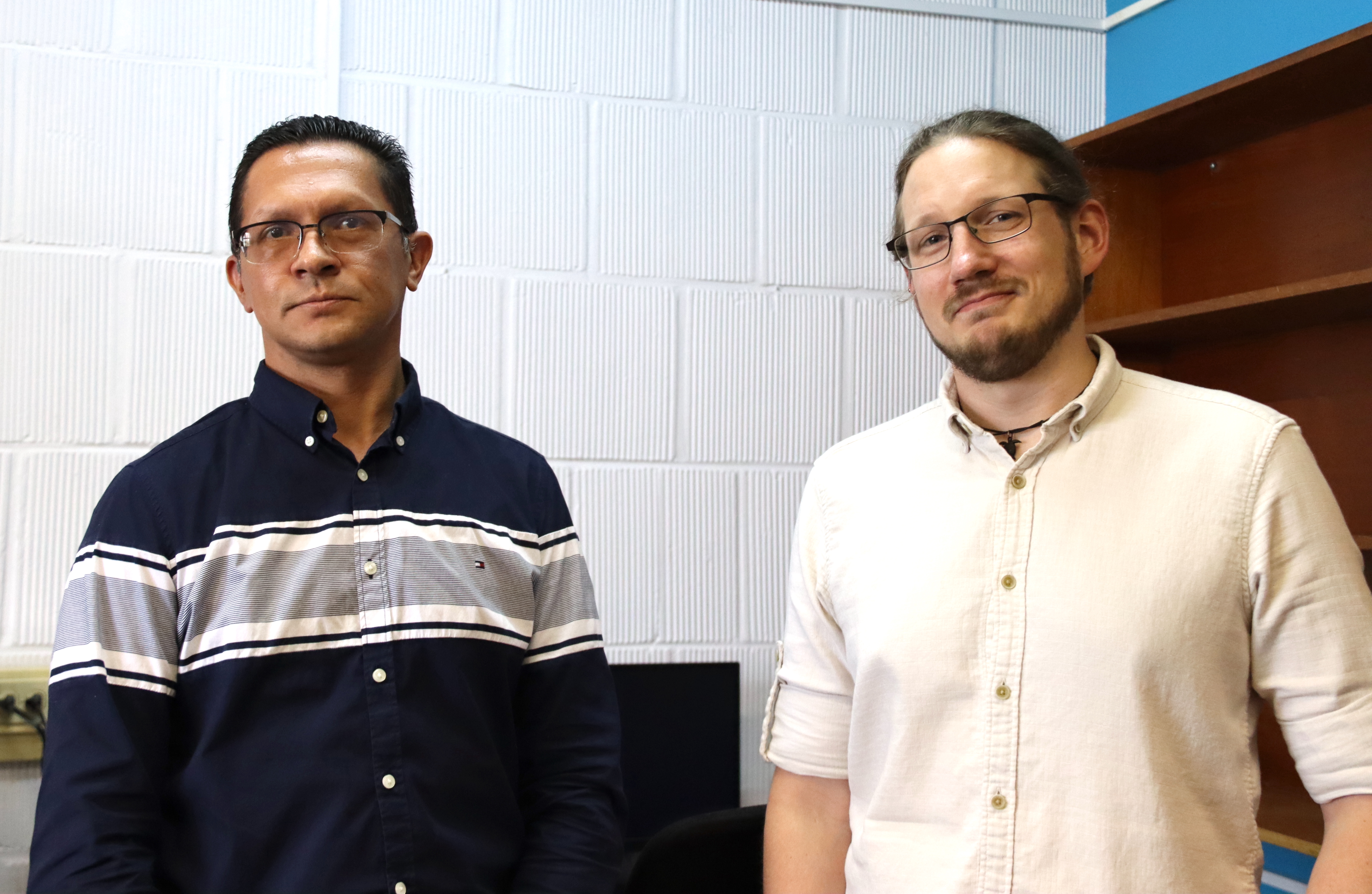 Dirk en copmañía del Dr. Andrés Gatica